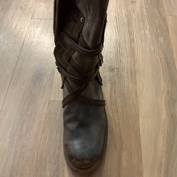 Freebird Rylie. Rare find. Size 8. Worn once. - Picture 3 of 5